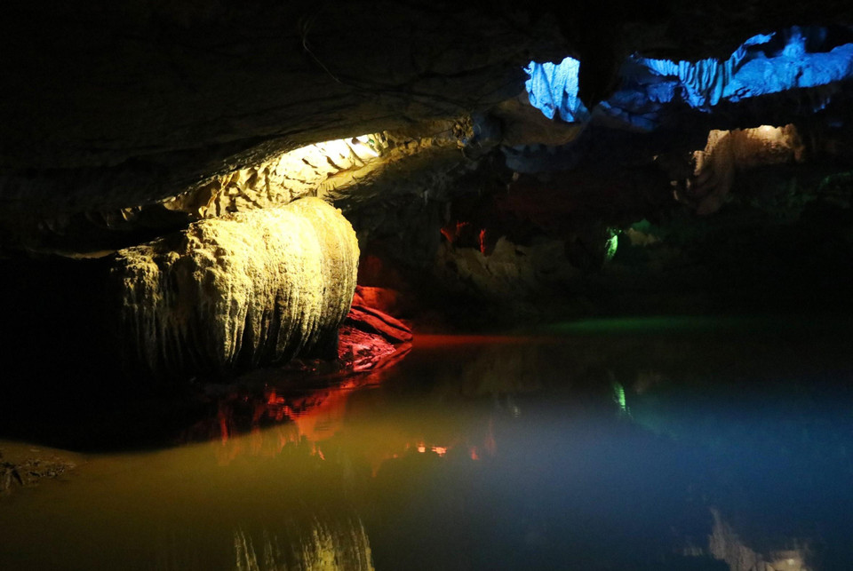 Vẻ đẹp tiềm ẩn trong động Thiên Hà. (Ảnh: Ninh Đức Phương/TTXVN)