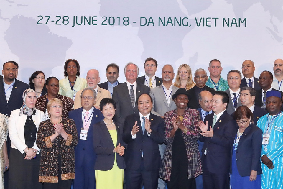  Thủ tướng Nguyễn Xuân Phúc và các đại biểu tham dự kỳ họp. (Ảnh: Thống Nhất/TTXVN)