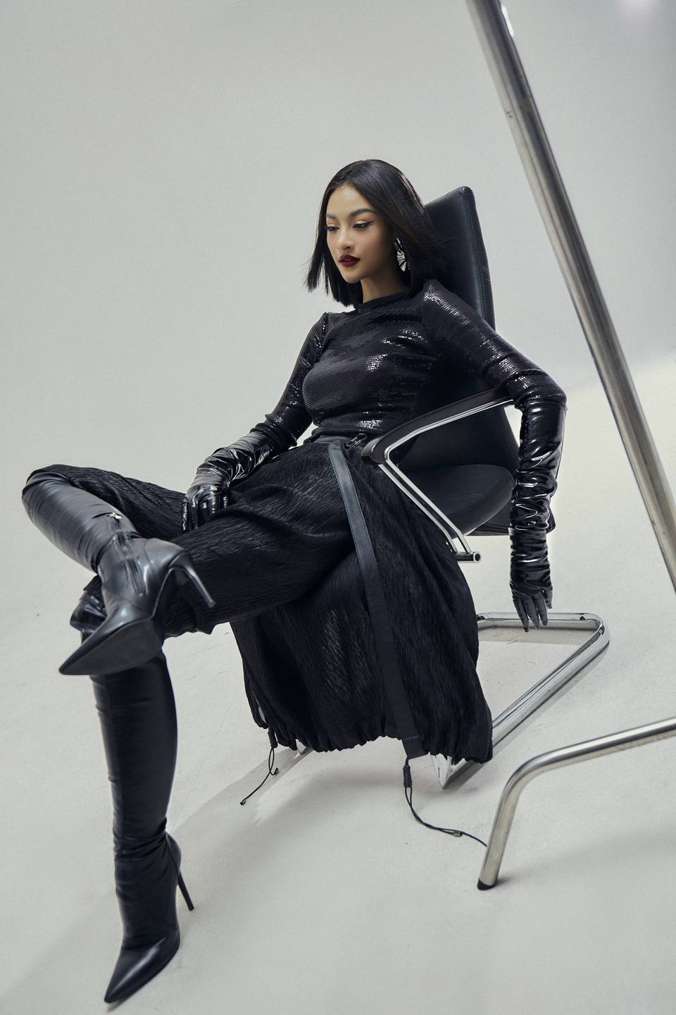 Có thể nói, từ vẻ đẹp ngày một sắc sảo của cô và chỗ đứng nhất định trong làng giải trí, Kiều Loan đã ghi điểm trong lòng người hâm mộ. (Ảnh: Hoàng Phúc/Vietnam+)