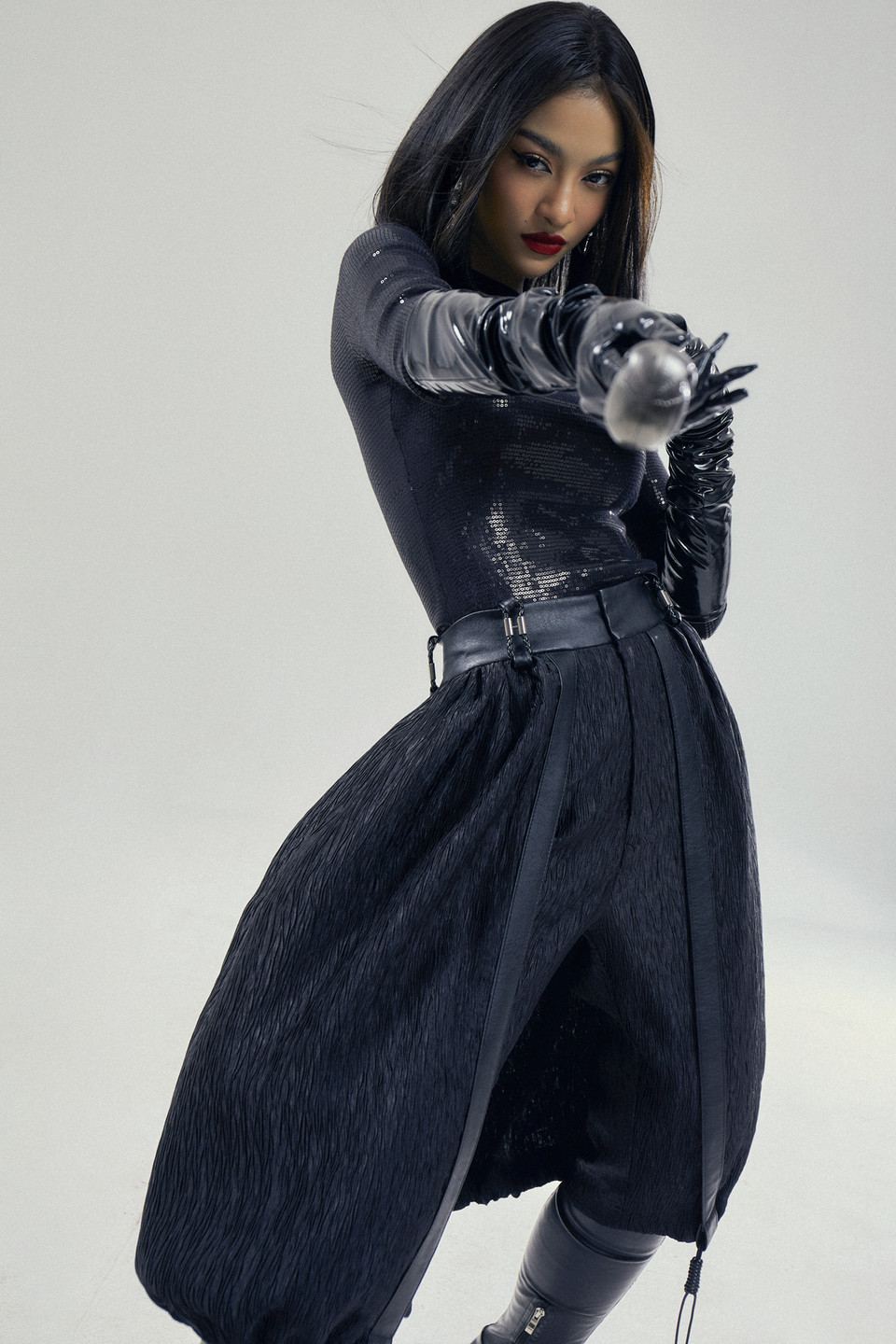 Kể từ khi ấn định hình ảnh với gu ăn mặc thời thượng và cá tính, Á hậu Miss World Vietnam 2019 đã thành công trong việc làm nổi bật bản thân giữa muôn vàn đóa hoa tươi sắc trong showbiz Việt. (Ảnh: Hoàng Phúc/Vietnam+)