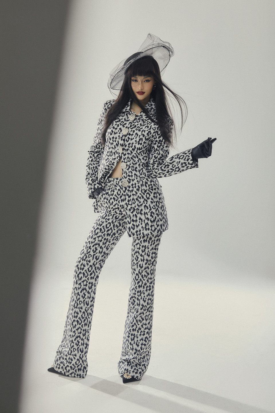 Với phong cách cá tính nổi bật như vậy, Á hậu Miss World Vietnam 2019 Kiều Loan sở hữu nét đẹp hoàn mỹ, tươi trẻ, nổi bật cùng bản lĩnh và tài năng nghệ thuật của chính mình. (Ảnh: Hoàng Phúc/Vietnam+)