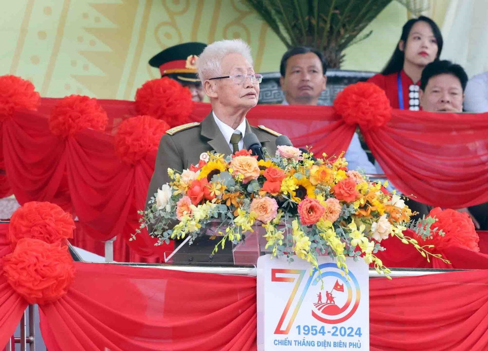 Đồng chí Phạm Đức Cư, đại diện Chiến sĩ Điện Biên và các lực lượng tham gia chiến dịch Điện Biên Phủ phát biểu. (Ảnh: Lâm Khánh/TTXVN)