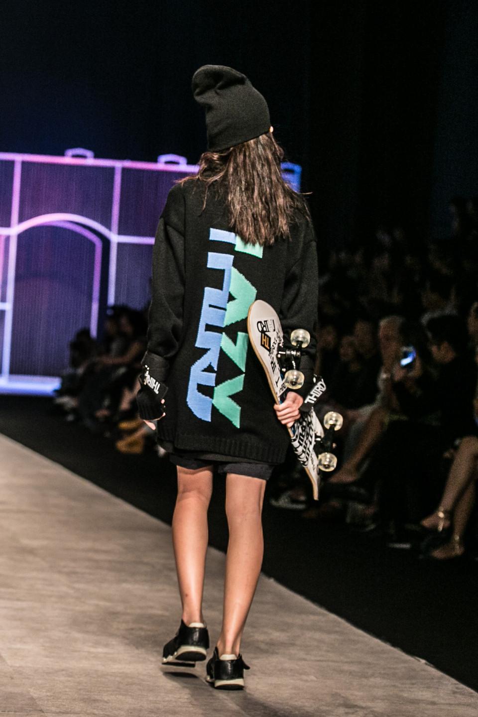 Đây cũng chính là thông điệp thương hiệu Hàn Quốc THIRD muốn truyền tải qua bộ sưu tập 'What is, and over'... (Ảnh: BTC)