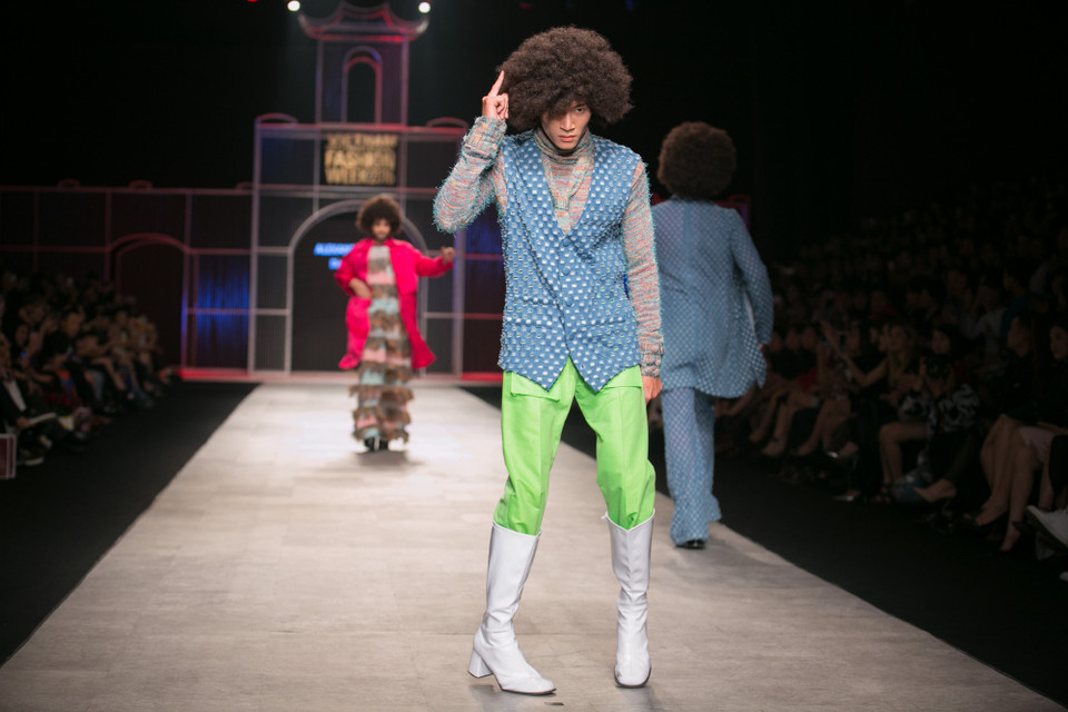 ...qua hình ảnh những chàng trai mạnh mẽ, bất cần nhưng sôi động. (Ảnh: BTC)