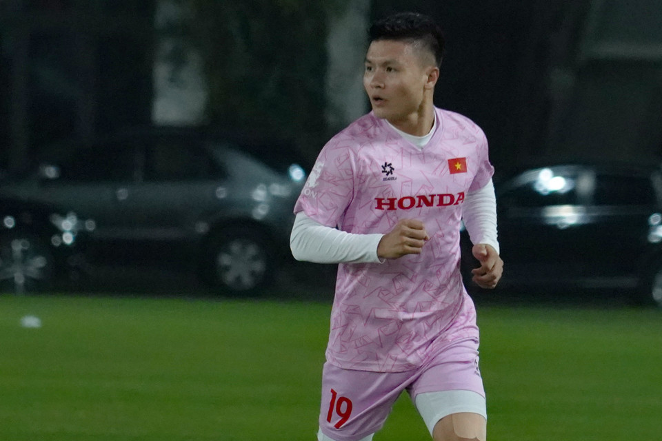 Tiền vệ Quang Hải đã hội quân cùng Đội tuyển chỉ hai ngày sau lễ ăn hỏi. (Ảnh: Việt Anh/Vietnam+)