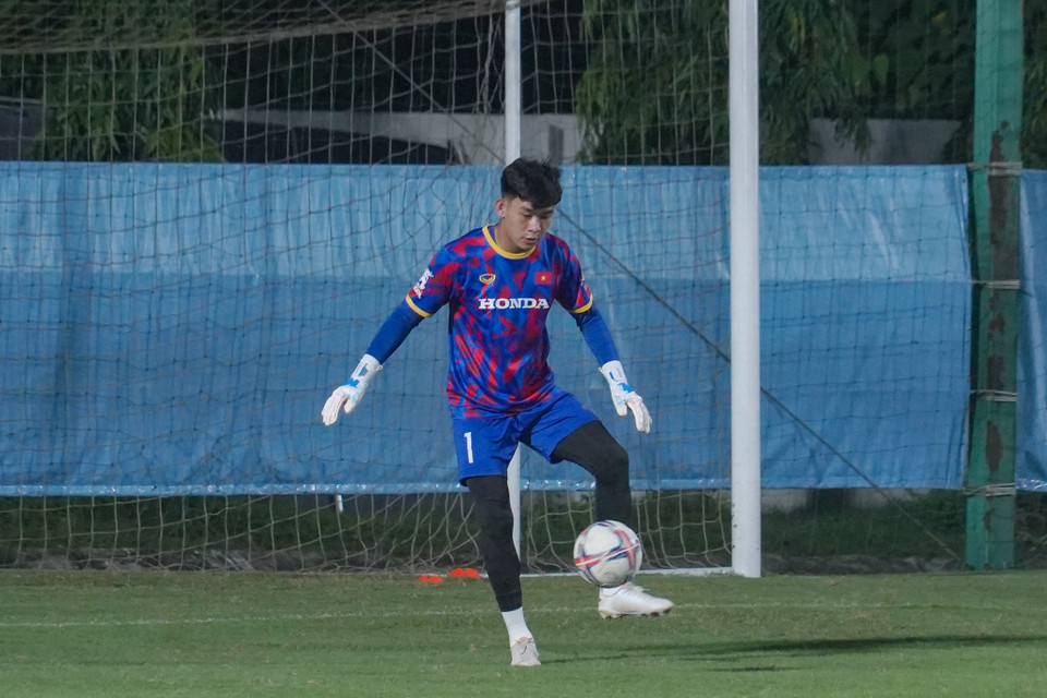 Cạnh tranh với Văn Lâm sẽ là thủ môn trẻ Nguyễn Văn Việt của Câu lạc bộ Sông Lam Nghệ An. (Ảnh: Việt Anh/Vietnam+)
