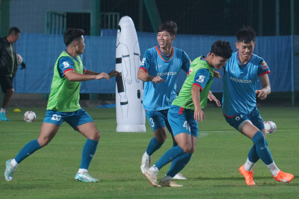 Tân binh của Câu lạc bộ Becamex Bình Dương - trung vệ Quế Ngọc Hải (số 3) sẽ tiếp tục đảm nhận vai trò thủ quân tại Đội tuyển Quốc gia. (Ảnh: Việt Anh/Vietnam+)