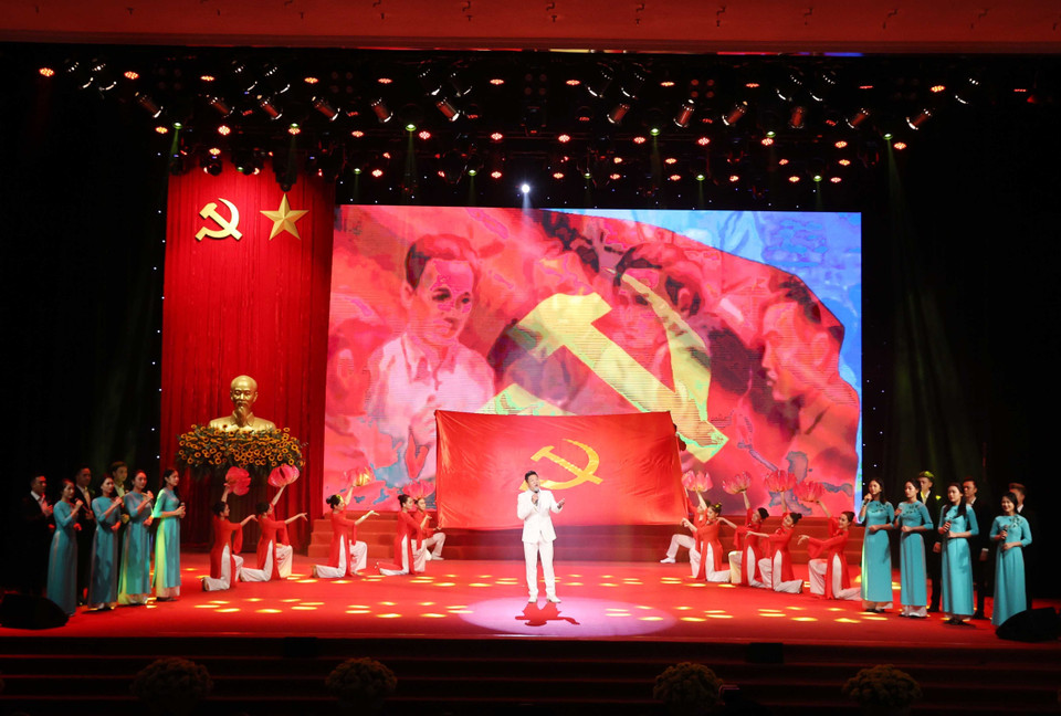 Chương trình văn nghệ tại buổi lễ. (Ảnh: Thống Nhất/TTXVN)