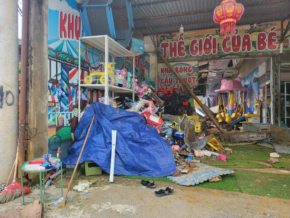 Hiện trường vụ sập tường. ( Ảnh: Mạnh Khánh/Vietnam+)