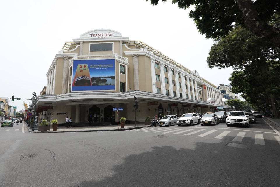 Panô, ápphích chào mừng kỷ niệm 78 năm Cách mạng Tháng Tám thành công (19/8/1945-19/8/2023) và Quốc khánh 2/9. (Ảnh: Tuấn Anh/TTXVN)