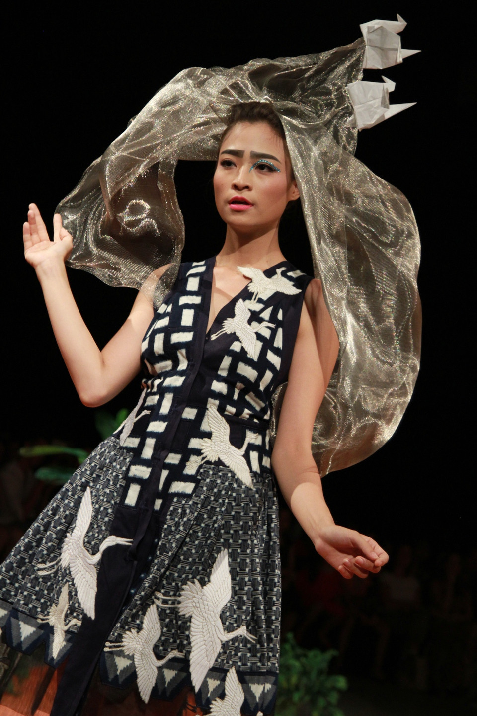 Dẫn dắt cảm xúc bay bổng của công chúng yêu thời trang. (Ảnh: Xuân Mai/Vietnam+)