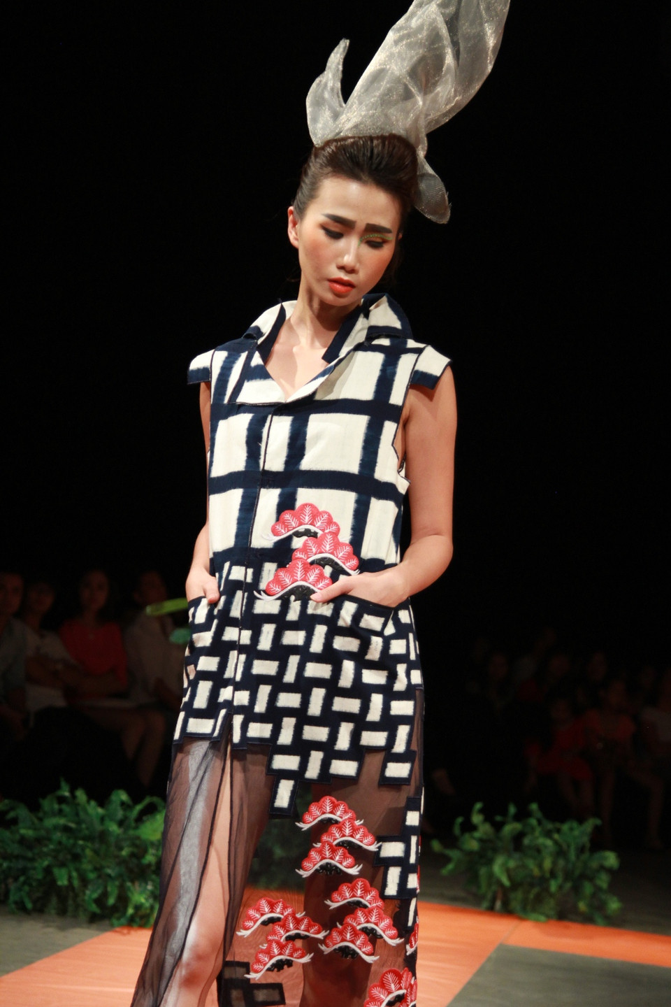 Được mệnh danh là 'cánh chim đầu đàn' của thời trang Việt Nam... (Ảnh: Xuân Mai/Vietnam+)