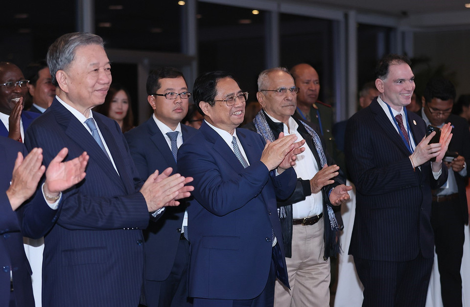 Thủ tướng Phạm Minh Chính và các đại biểu tham dự chiêu đãi kỷ niệm 78 năm Quốc khánh và 46 năm Việt Nam gia nhập Liên hợp quốc. (Ảnh: Dương Giang/TTXVN)