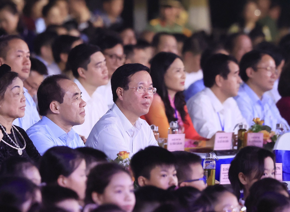 Chủ tịch nước Võ Văn Thưởng dự Đêm hội Thành Tuyên năm 2023. (Ảnh: Thống Nhất/TTXVN)