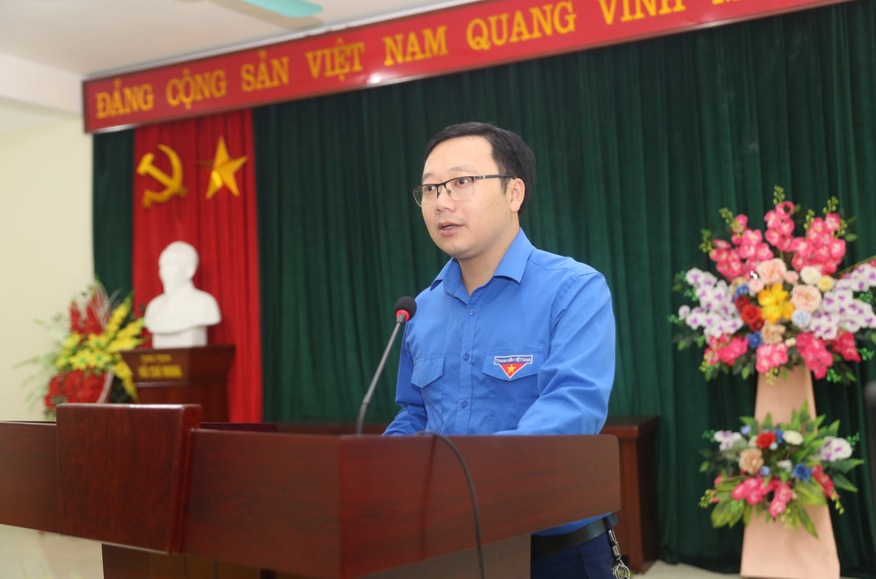 Bí thư Đoàn khối các cơ quan Tỉnh Hòa Bình Nguyễn Như Quỳnh phát biểu tại buổi tọa đàm.( Ảnh: Tuấn Đức/TTXVN)