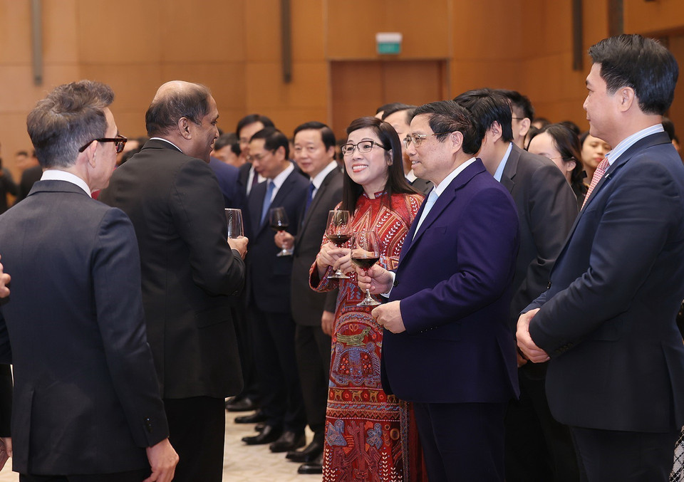 Thủ tướng Phạm Minh Chính và Phu nhân cùng các đại biểu. (Ảnh: Dương Giang/TTXVN)