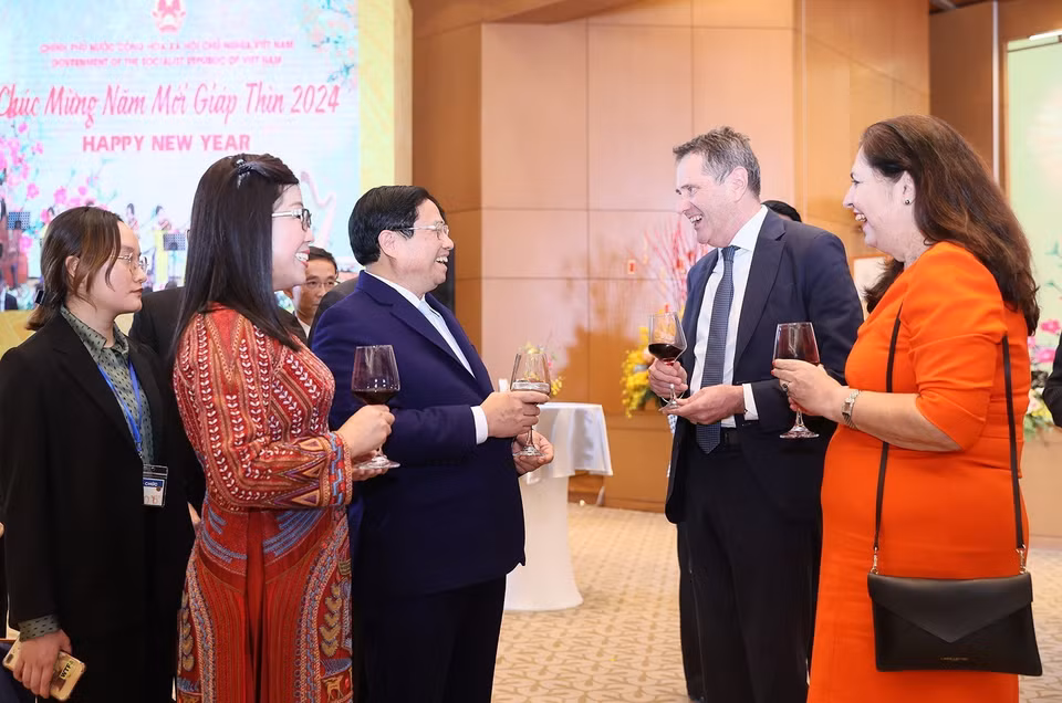 Tối 24/1, tại Hà Nội, Thủ tướng Phạm Minh Chính và Phu nhân chủ trì tiệc chiêu đãi Đoàn Ngoại giao nhân dịp Tết cổ truyền Giáp Thìn 2024. (Ảnh: Dương Giang/TTXVN)