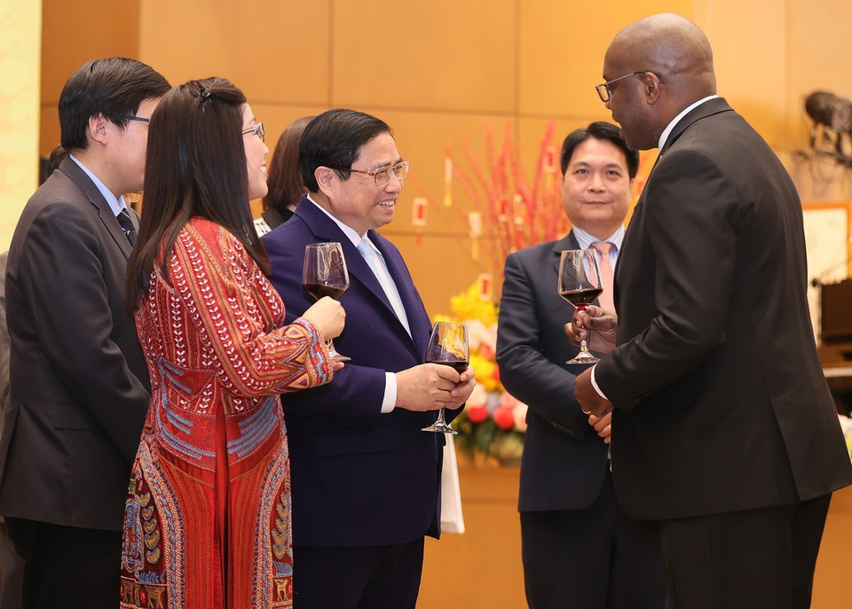 Thủ tướng Phạm Minh Chính và Phu nhân chiêu đãi Đoàn Ngoại giao nhân dịp Tết cổ truyền Giáp Thìn 2024. (Ảnh: Dương Giang/TTXVN)