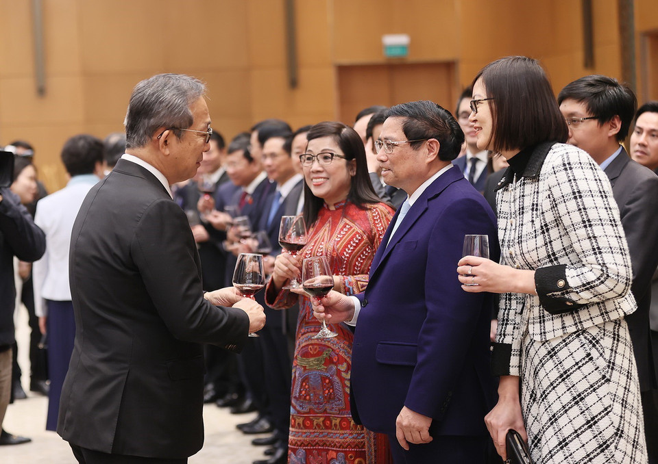 Thủ tướng Phạm Minh Chính và Phu nhân chiêu đãi Đoàn Ngoại giao nhân dịp Tết cổ truyền Giáp Thìn 2024. (Ảnh: Dương Giang/TTXVN)