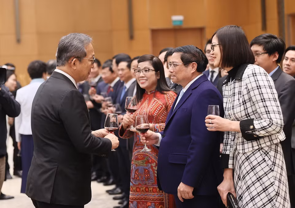 Thủ tướng Phạm Minh Chính và Phu nhân chiêu đãi Đoàn Ngoại giao nhân dịp Tết cổ truyền Giáp Thìn 2024. (Ảnh: Dương Giang/TTXVN)