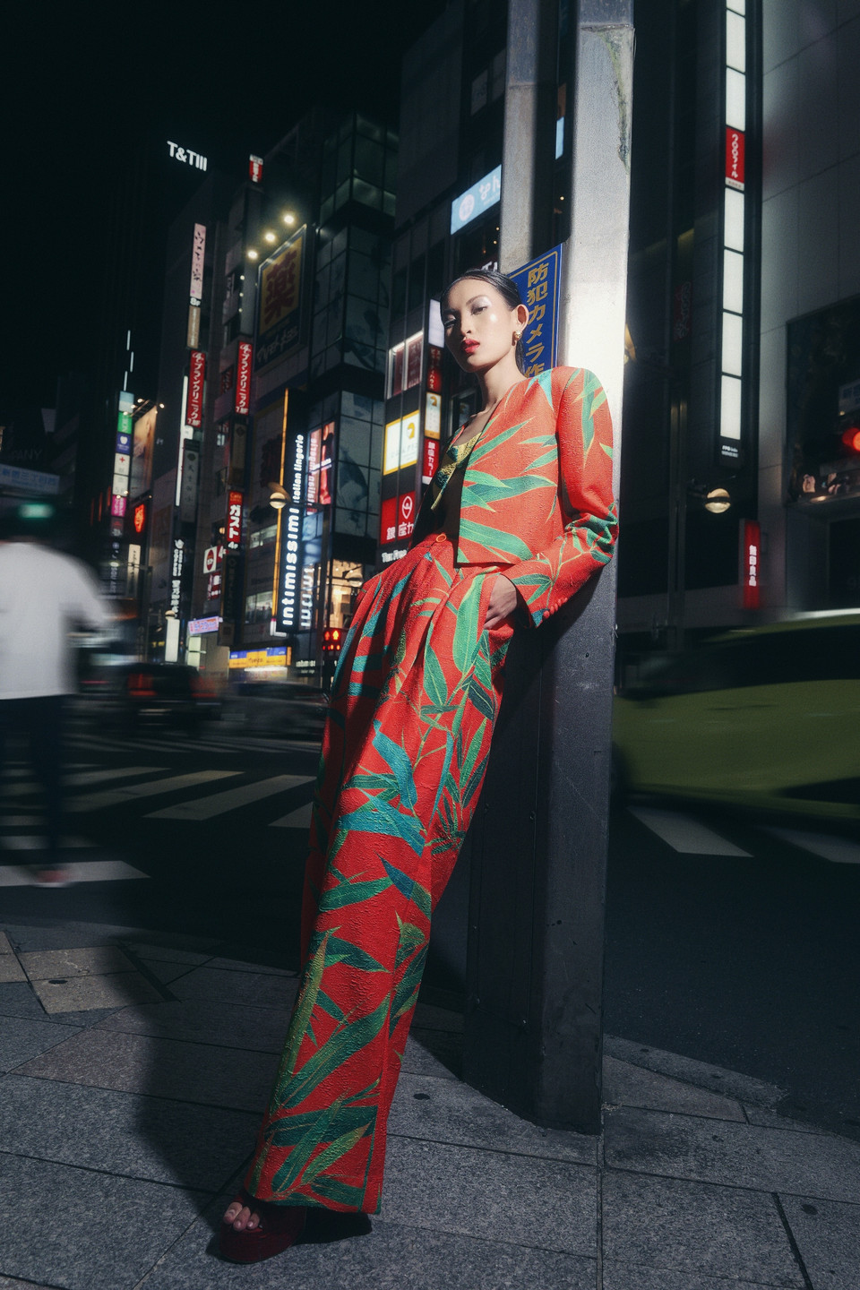 Với mong muốn đưa bạn bè quốc tế đến gần hơn với những họa tiết mang đậm dấu ấn Việt Nam, Tú Anh đã diện một thiết kế trong bộ sưu tập ‘VUNGOC&amp;SON CRUISE 2023.’ (Ảnh: PV/Vietnam+)