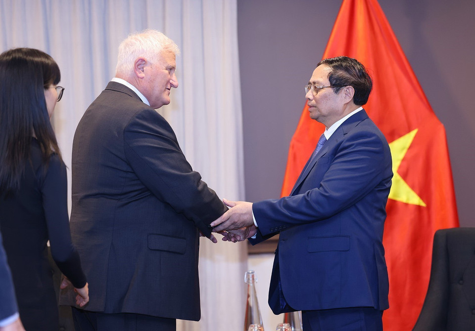 Thủ tướng Phạm Minh Chính tiếp ông Ian Jeffrey Ganel, Chủ tịch Tập đoàn ASM. (Ảnh: Dương Giang/TTXVN)