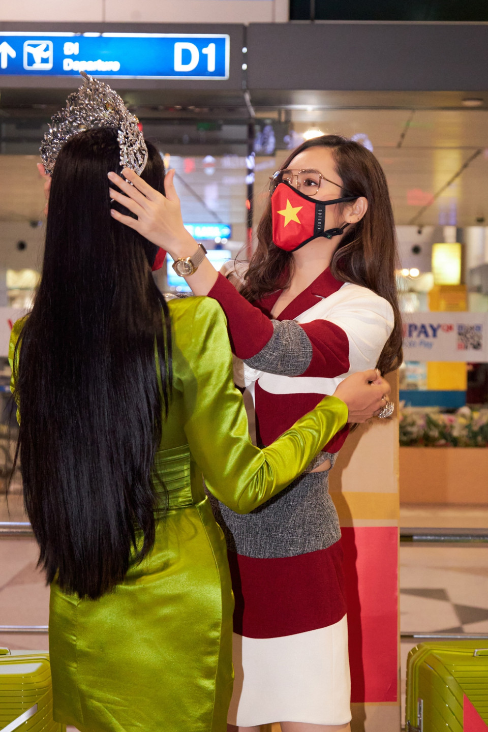 Á hậu Hoàng My sẽ đồng hành cùng Kim Duyên trên hành trình này. (Ảnh: CTV/Vietnam+)