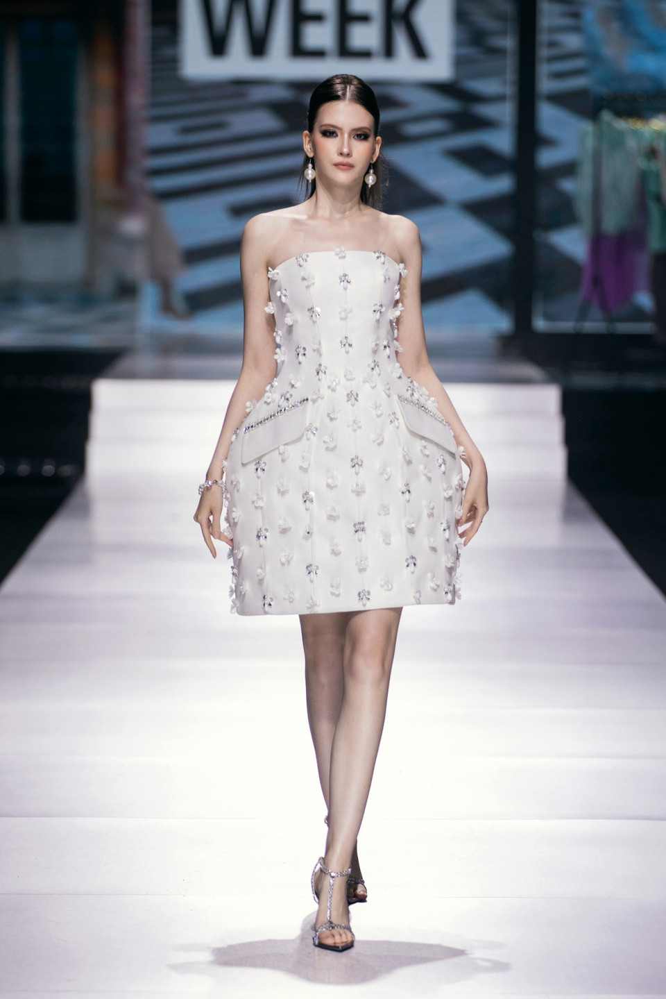 Một thiết kế trong bộ sưu tập. (Ảnh: CTV/Vietnam+)