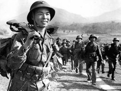 Trong 4 năm vừa chiến đấu, vừa sản xuất (1965-1968), miền Bắc đã chuyển vào miền Nam một khối lượng về sức người, sức của nhiều gấp 10 lần so với thời kỳ trước. (Ảnh: Tư liệu/TTXVN phát)