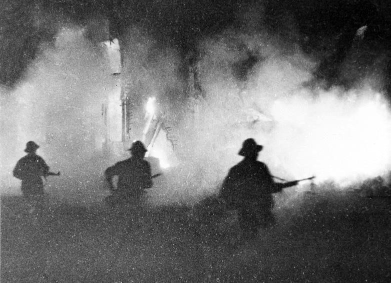  Quân giải phóng tấn công các địa điểm quan trọng của Mỹ tại Sài Gòn (1968). (Ảnh: Tư liệu TTXVN)