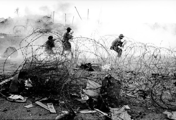 Quân giải phóng chiến đấu kiên cường, bảo vệ từng tấc đất ở thành cổ Quảng Trị, năm 1971. (Ảnh: TTXVN)