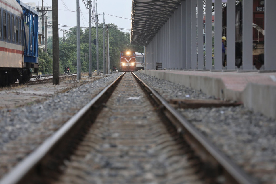 Các ngày diễn ra lễ hội từ ngày 18 đến 26/11/2023, các tàu LH3 xuất phát ga Hà Nội lúc 8 giờ, LH5 xuất phát ga Hà Nội lúc 13 giờ 20 phút. Chiều ngược lại, tàu LH4 xuất phát ga Gia Lâm lúc 10 giờ 50 phút, tàu LH6 xuất phát lúc 16 giờ phục vụ khách tham quan. (Ảnh: Minh Quyết /TTXVN)