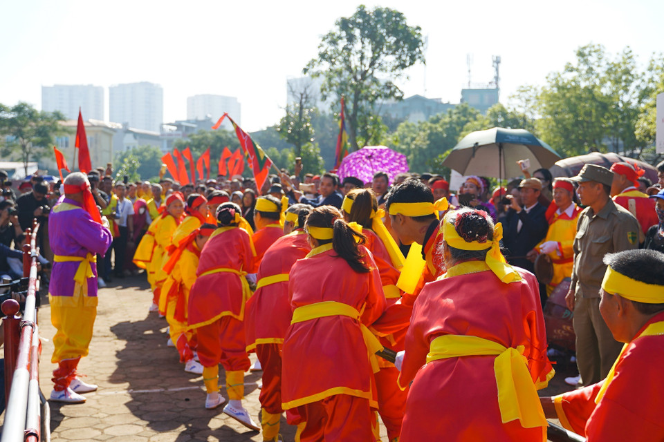 Kéo mỏ thôn Ngải Khê, xã Tân Dân, huyện Phú Xuyên, Hà Nội. (Ảnh: Khánh Hoà/TTXVN)
