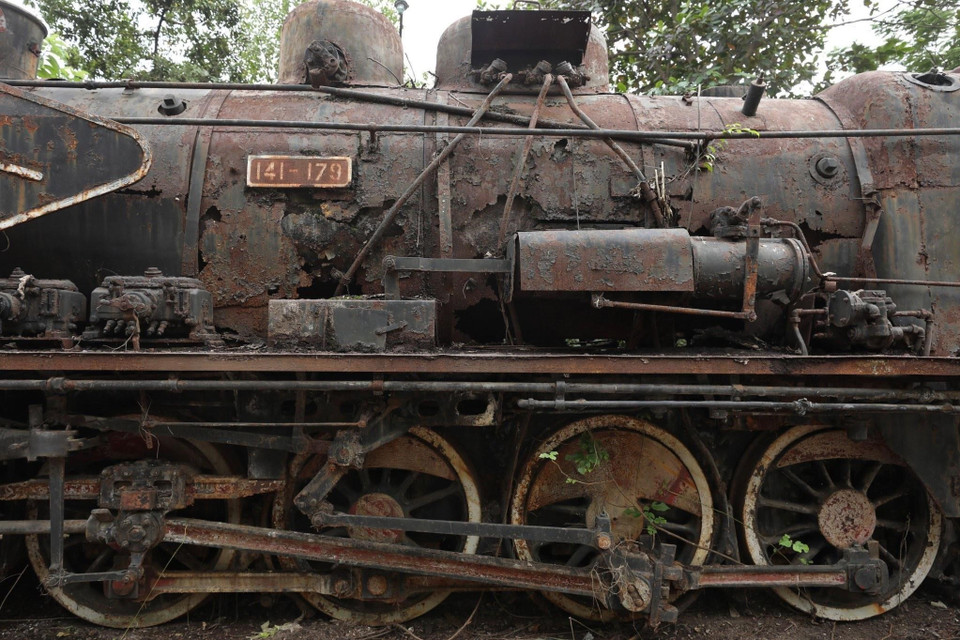Đầu máy xe lửa hơi nước Tự Lực mang số hiệu 141-179 được sản xuất năm 1965, biểu tượng của ngành đường sắt, sẽ được trưng bày trong khuôn khổ ễ hội Thiết kế Sáng tạo Hà Nội 2023. (Ảnh: Minh Quyết/ TTXVN)