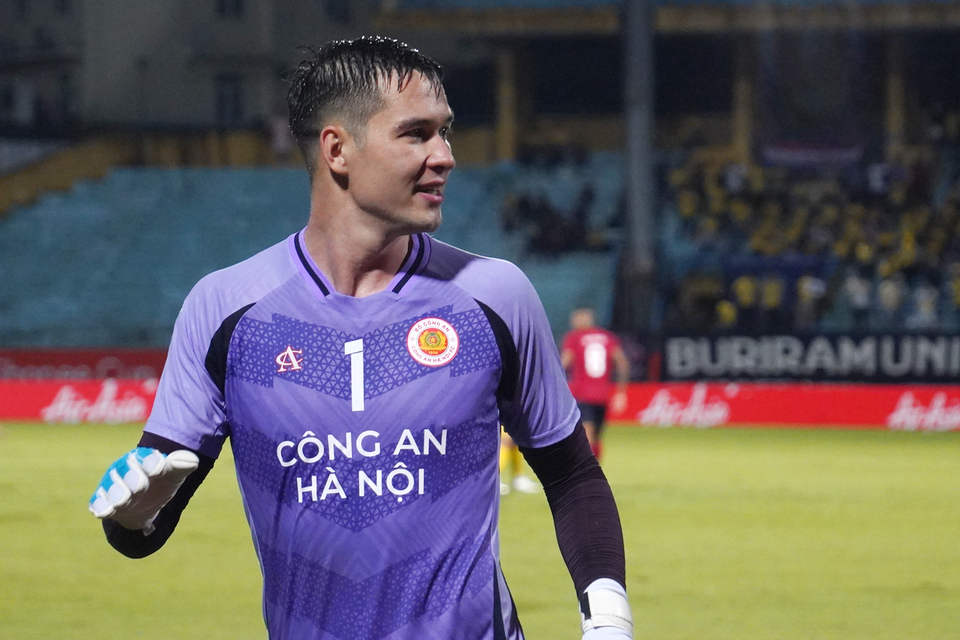 Chung cuộc, niềm vui thuộc về thủ môn Nguyễn Filip và các đồng đội với chiến thắng 2-1 trước nhà Đương kim vô địch của Thái Lan. (Ảnh: Việt Anh/Vietnam+)