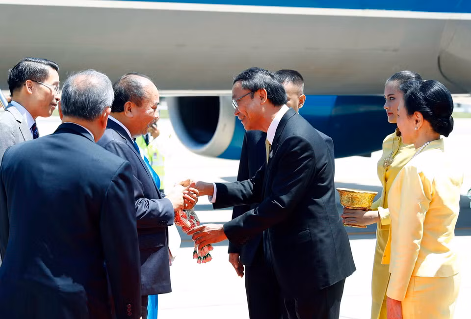 Lễ đón Thủ tướng Nguyễn Xuân Phúc và Phu nhân tại sân bay quốc tế Đôn Mường. (Ảnh: Thống Nhất/TTXVN)