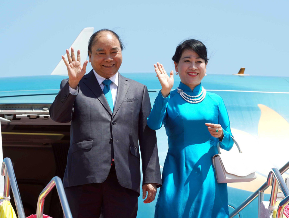 Sáng 22/6, Thủ tướng Nguyễn Xuân Phúc và Phu nhân cùng Đoàn đại biểu cấp cao Việt Nam đến Thủ đô Bangkok (Thái Lan) bắt đầu chuyến tham dự Hội nghị Cấp cao ASEAN lần thứ 34 từ ngày 22-23/6/2019 theo lời mời của Thủ tướng Vương quốc Thái Lan Prayuth Chan-o-cha. (Ảnh: Thống Nhất/TTXVN)
