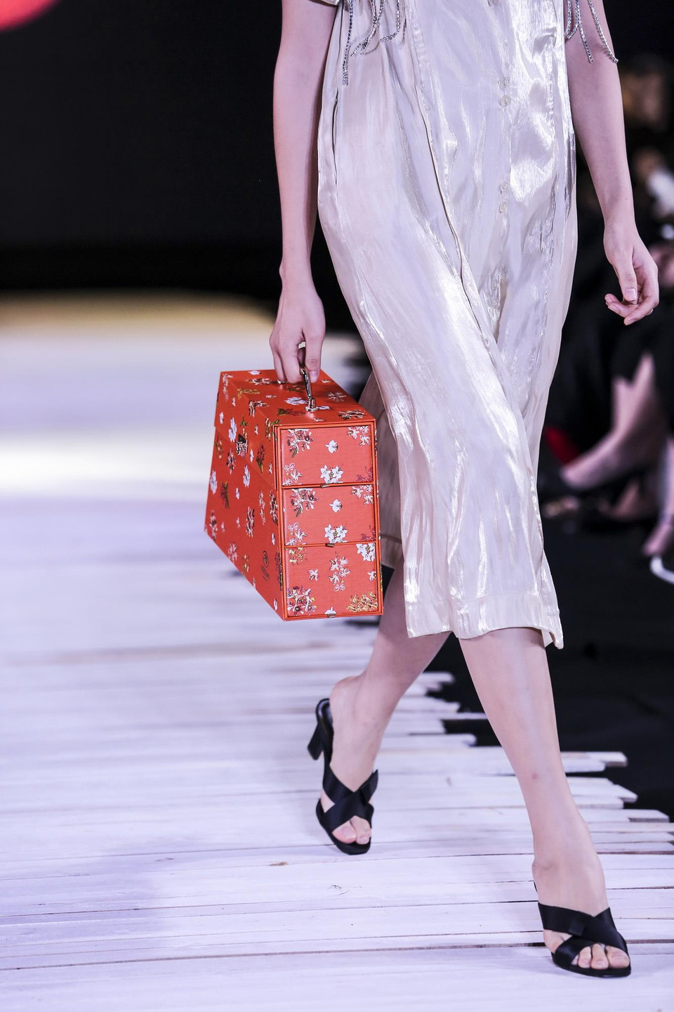 Ra mắt năm 2018, những hộp bánh trung thu lấy cảm hứng từ những chiếc túi xách thời trang sành điệu, tinh tế đã gây ấn tượng mạnh tới công chúng. (Ảnh: BTC)