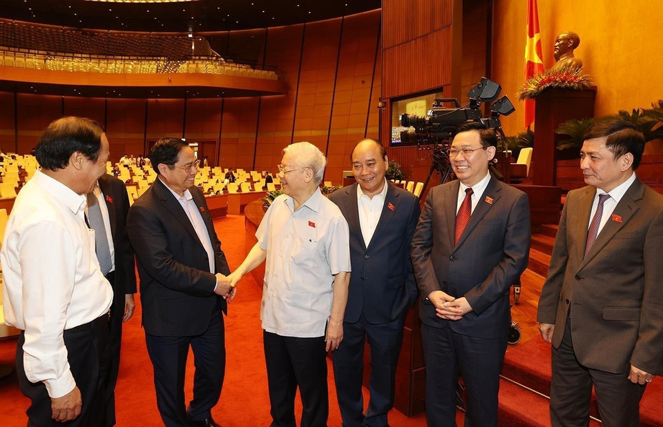 Tổng Bí thư Nguyễn Phú Trọng, Chủ tịch nước Nguyễn Xuân Phúc, Thủ tướng Chính phủ Phạm Minh Chính, Chủ tịch Quốc hội Vương Đình Huệ cùng các lãnh đạo Đảng, Nhà nước dự phiên họp. (Ảnh: Trí Dũng/TTXVN)