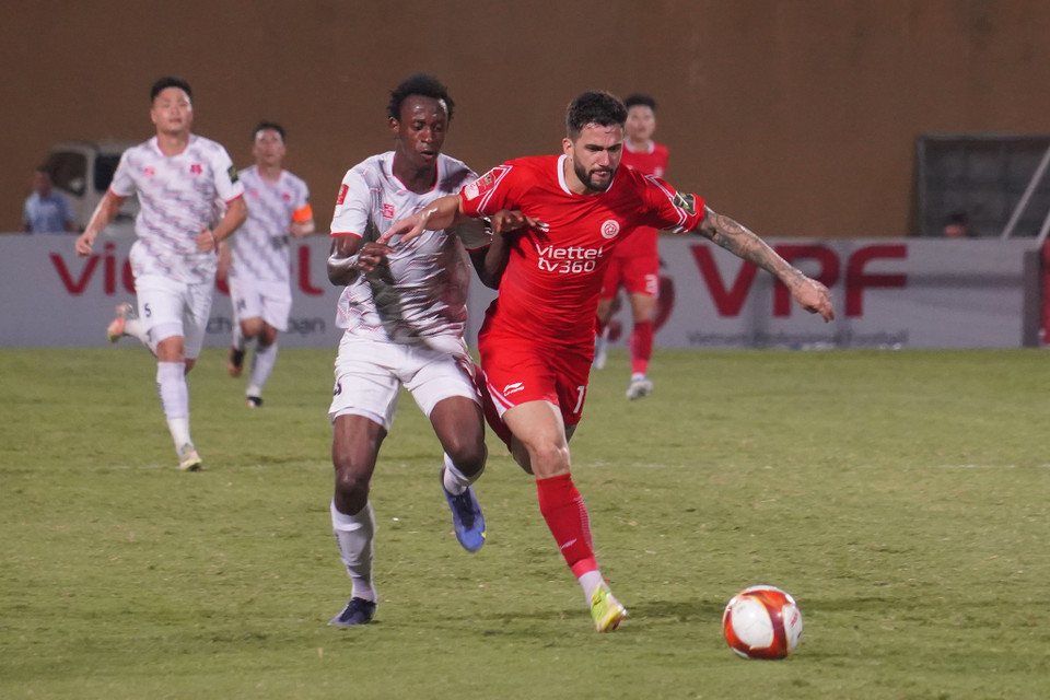 Tiền đạo Jeferson bị ngắt mạch ghi bàn ở trận này, sau hai trận liên tiếp 'nổ súng' ở đấu trường Cúp Quốc gia. (Ảnh: Việt Anh/Vietnam+)