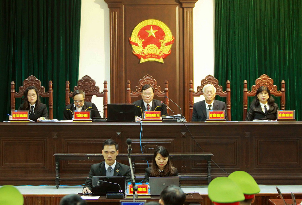 Hội đồng xét xử Trịnh Xuân Thanh và đồng phạm. (Ảnh: An Đăng/TTXVN)