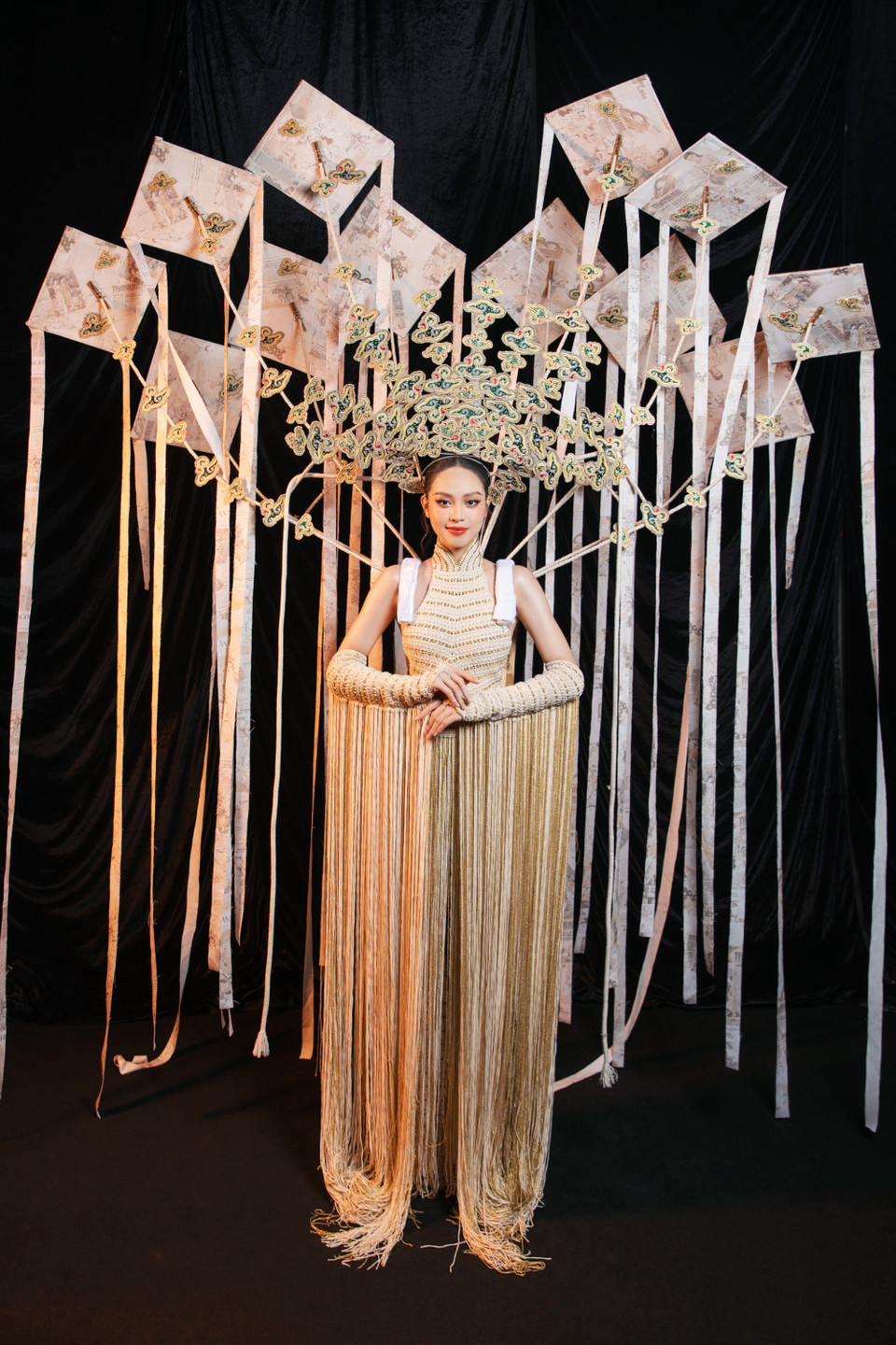 'Cánh diều tuổi thơ' của đội huấn luyện viên Nguyễn Việt Hùng. (Ảnh: PV/Vietnam+)