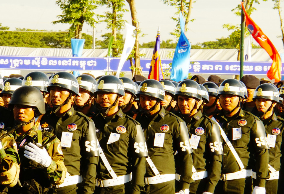 Với diện tích khoảng 8ha, quần thể Tượng đài Thắng-Thắng nằm đối diện với khu liên hợp thể thao Morodok Decho thuộc phường Bak Kheng, quận Chroy Changvar nơi dự kiến diễn ra Đại hội thể thao các nước Đông Nam Á năm 2023 (SEA Games 2023). Tượng đài Thắng-Thắng cao 54m, bắt đầu được thi công từ tháng 2/2016. (Ảnh: Trần Ngọc Long/Vietnam+)