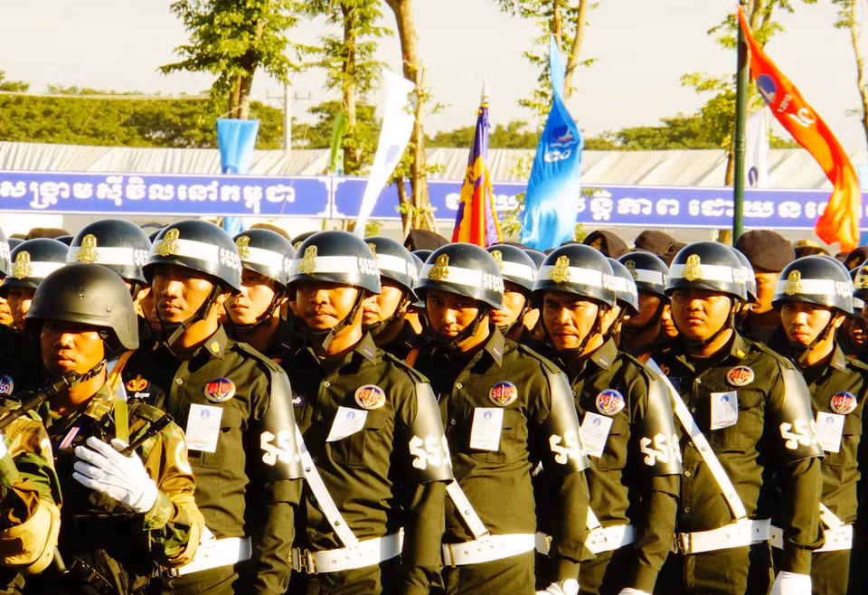 Với diện tích khoảng 8ha, quần thể Tượng đài Thắng-Thắng nằm đối diện với khu liên hợp thể thao Morodok Decho thuộc phường Bak Kheng, quận Chroy Changvar nơi dự kiến diễn ra Đại hội thể thao các nước Đông Nam Á năm 2023 (SEA Games 2023). Tượng đài Thắng-Thắng cao 54m, bắt đầu được thi công từ tháng 2/2016. (Ảnh: Trần Ngọc Long/Vietnam+)