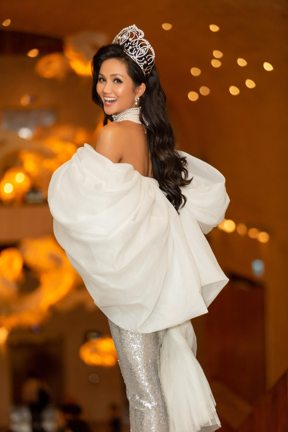 Cùng ngắm nhan sắc H'Hen Niê trước ngày kết thúc nhiệm kỳ Hoa hậu. (Ảnh: Thiên An/Vietnam+)