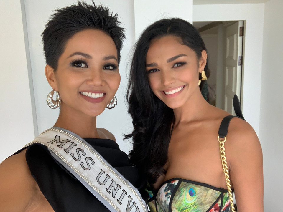 Hoa hậu Hoàn vũ Việt Nam H’Hen Niê - đại diện Việt Nam tại đấu trường nhan sắc Miss Universe 2018 đã chính thức có mặt tại Bangkok (Thái Lan) để tham gia cuộc thi. (Ảnh: NVCC)