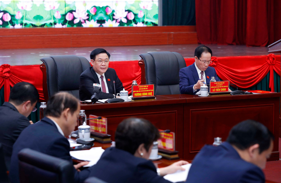 Chủ tịch Quốc hội Vương Đình Huệ phát biểu, gợi mở một số nội dung thảo luận tại buổi làm việc. (Ảnh: Nhan Sáng/TTXVN)