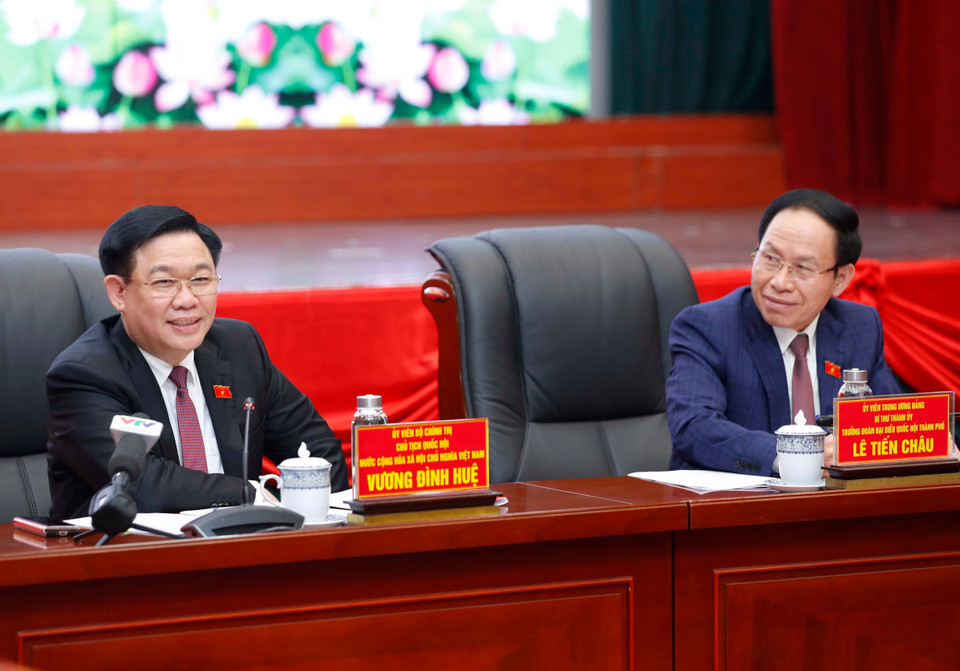 Chủ tịch Quốc hội Vương Đình Huệ phát biểu, gợi mở một số nội dung thảo luận tại buổi làm việc. (Ảnh: Nhan Sáng/TTXVN)