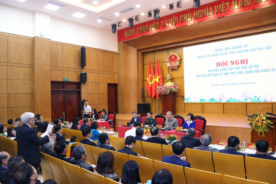 Quang cảnh buổi tiếp xúc cử tri của Tổng Bí thư Tô Lâm với các quận Ba Đình, Đống Đa, Hai Bà Trưng. (Ảnh: Văn Điệp/TTXVN)