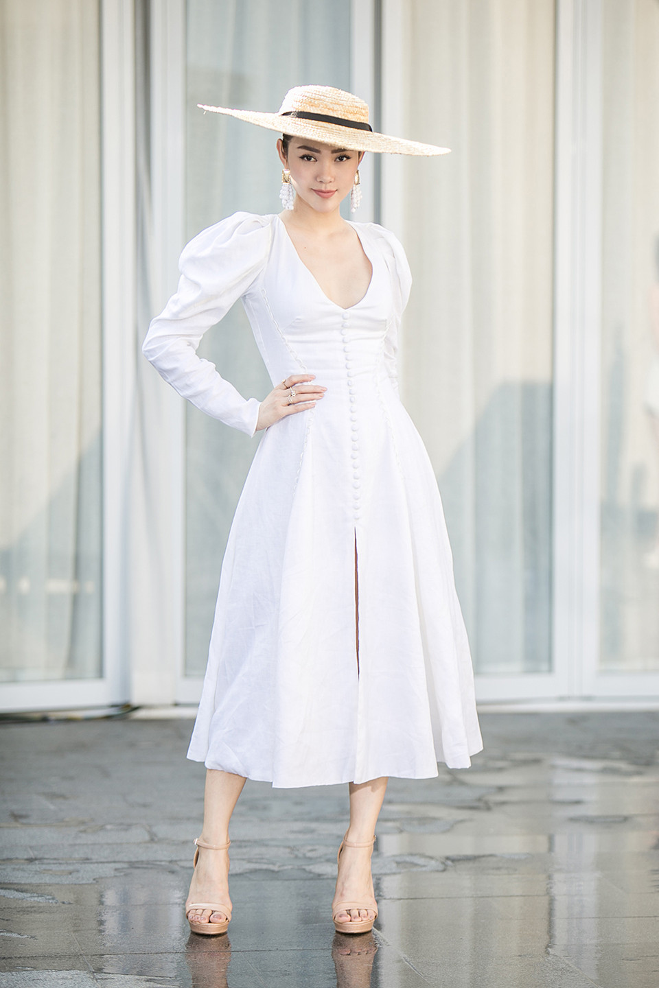 Rời xa hình ảnh ngọt ngào, đáng yêu thường thấy, Minh Hằng xuất hiện tại The Face với phong cách thời trang quyến rũ, gợi cảm. (Ảnh: BTC)